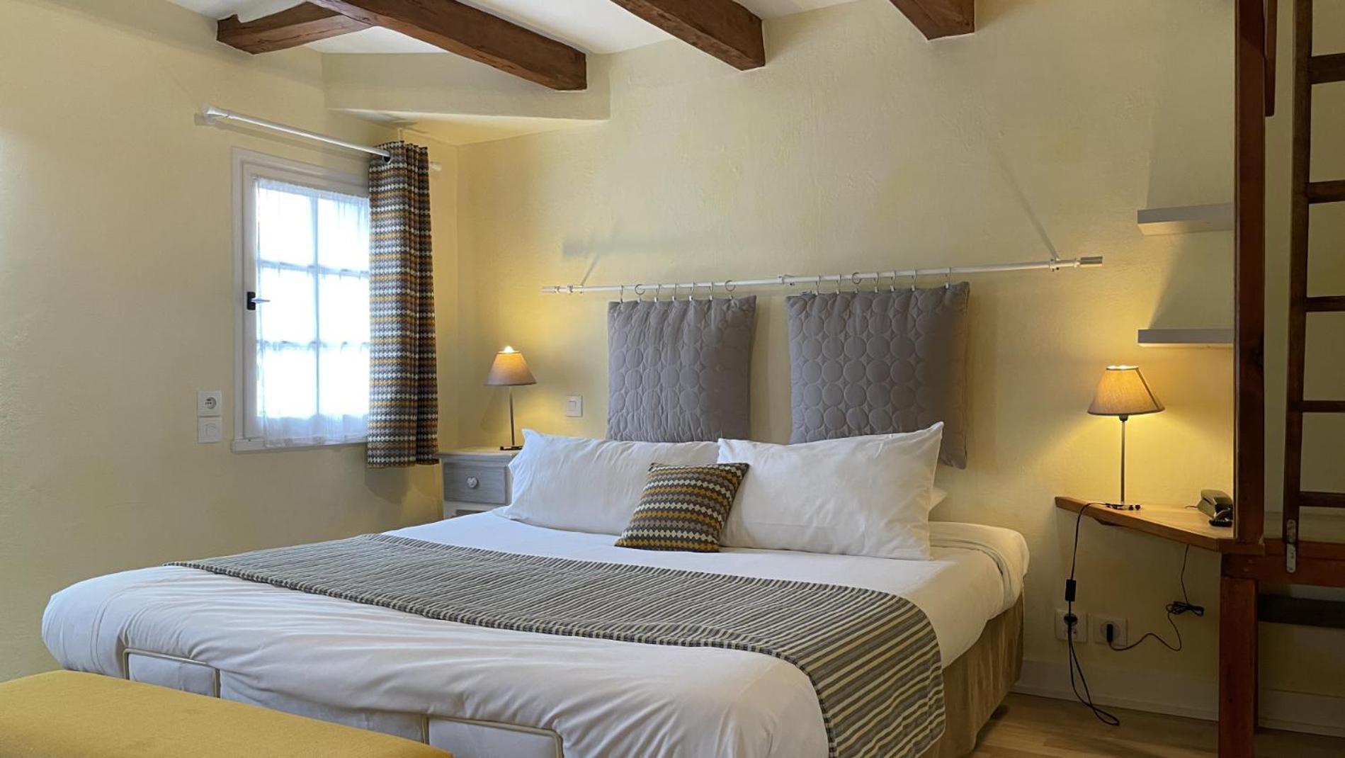 Logis Auberge Le Colombien - Hotel Et Restaurant فيلاندري المظهر الخارجي الصورة