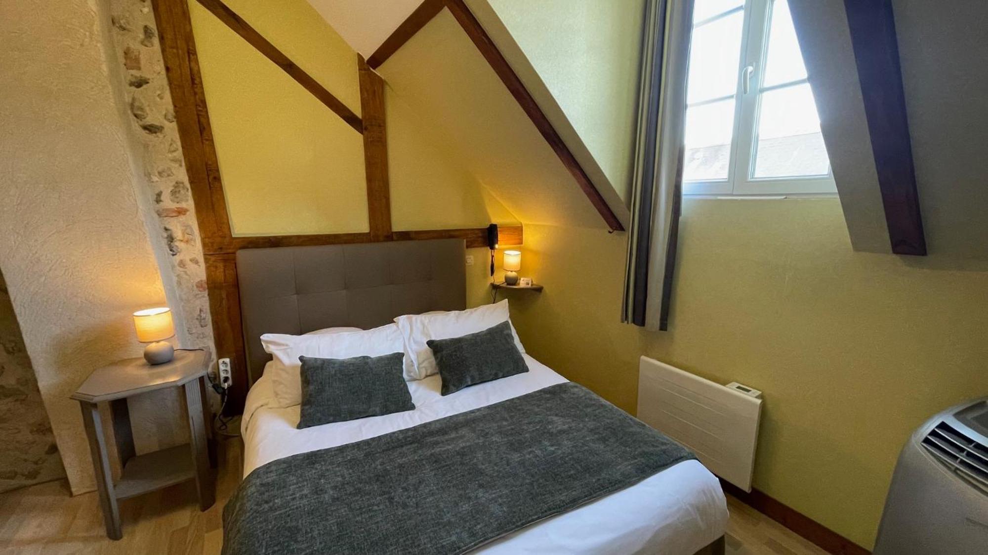 Logis Auberge Le Colombien - Hotel Et Restaurant فيلاندري المظهر الخارجي الصورة