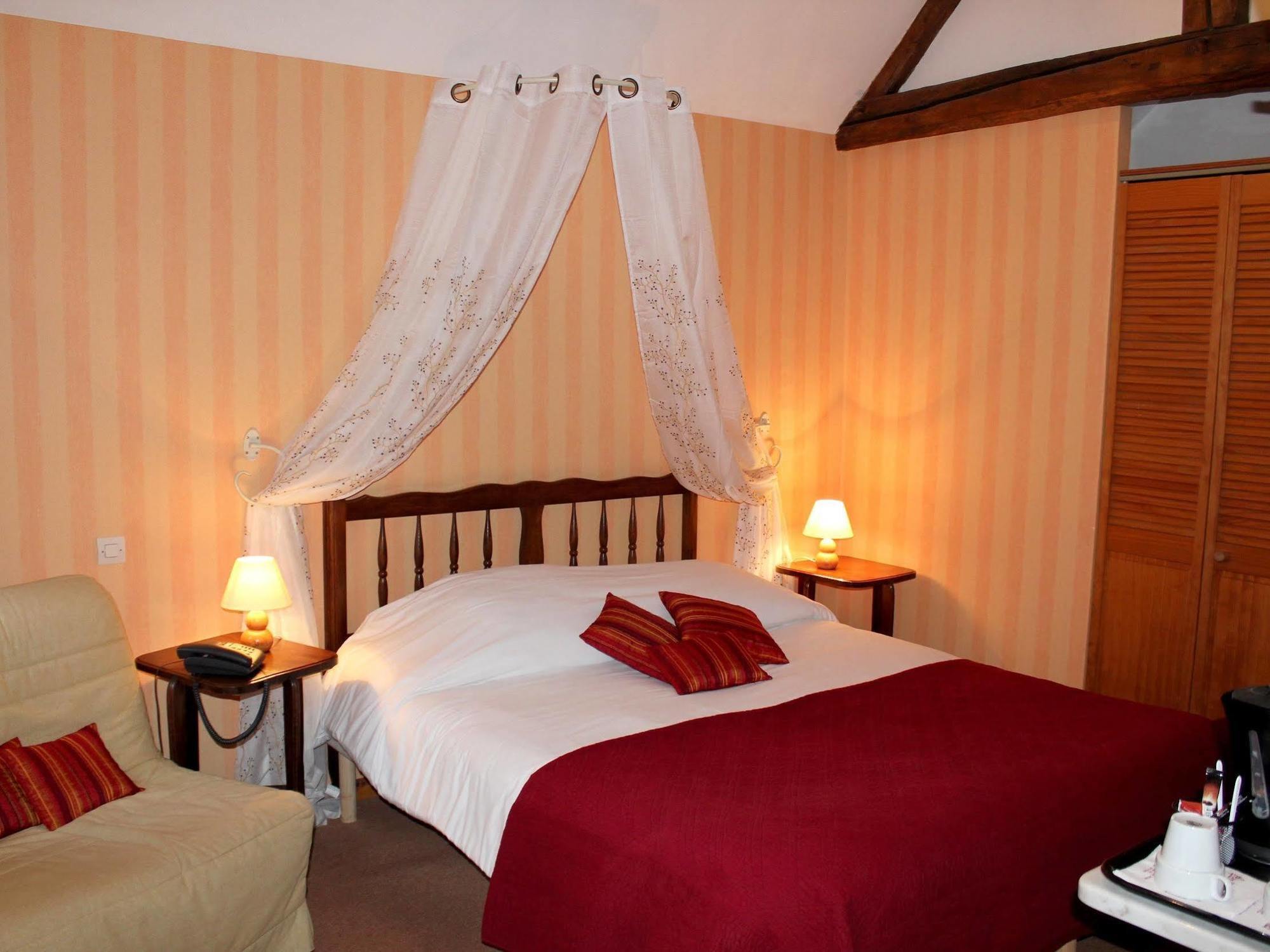 Logis Auberge Le Colombien - Hotel Et Restaurant فيلاندري المظهر الخارجي الصورة