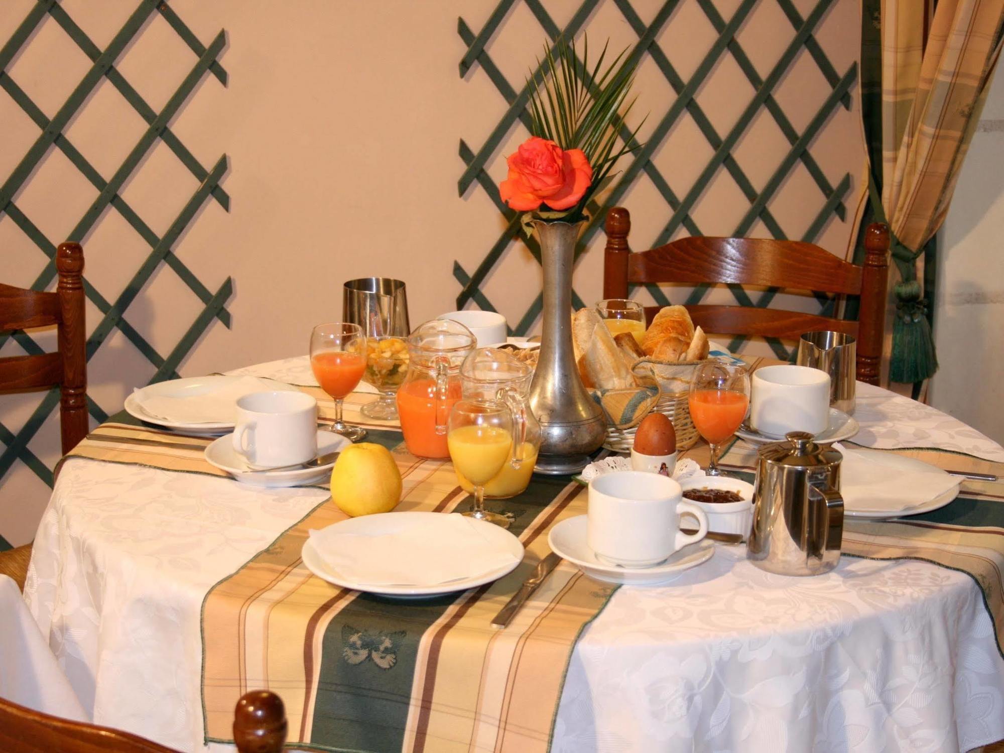 Logis Auberge Le Colombien - Hotel Et Restaurant فيلاندري المظهر الخارجي الصورة