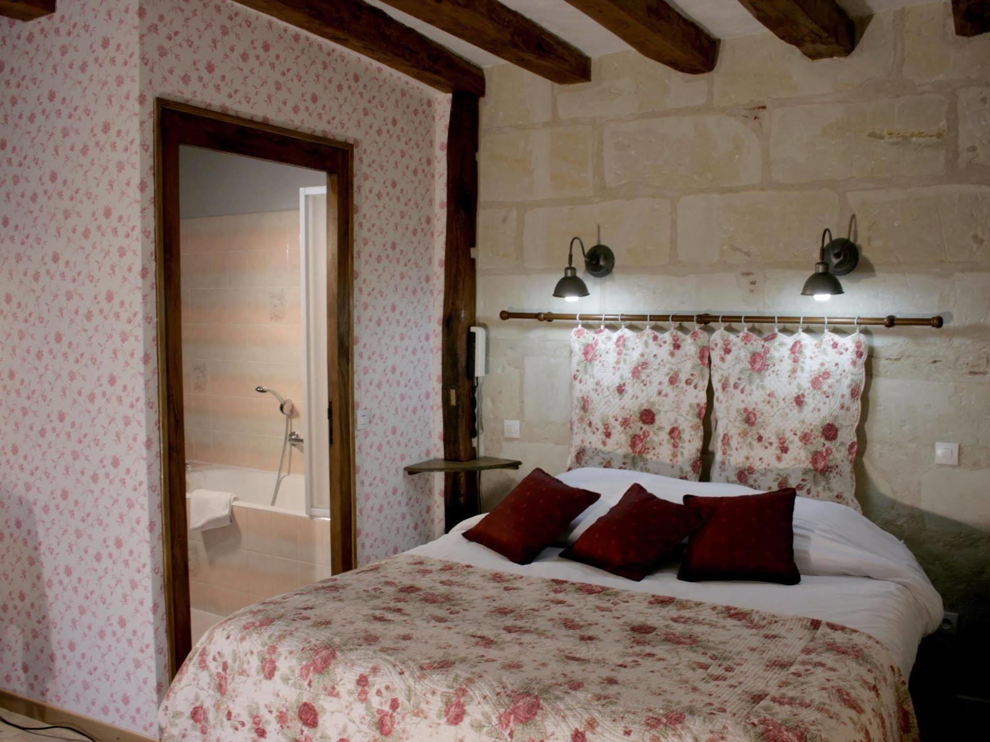 Logis Auberge Le Colombien - Hotel Et Restaurant فيلاندري المظهر الخارجي الصورة
